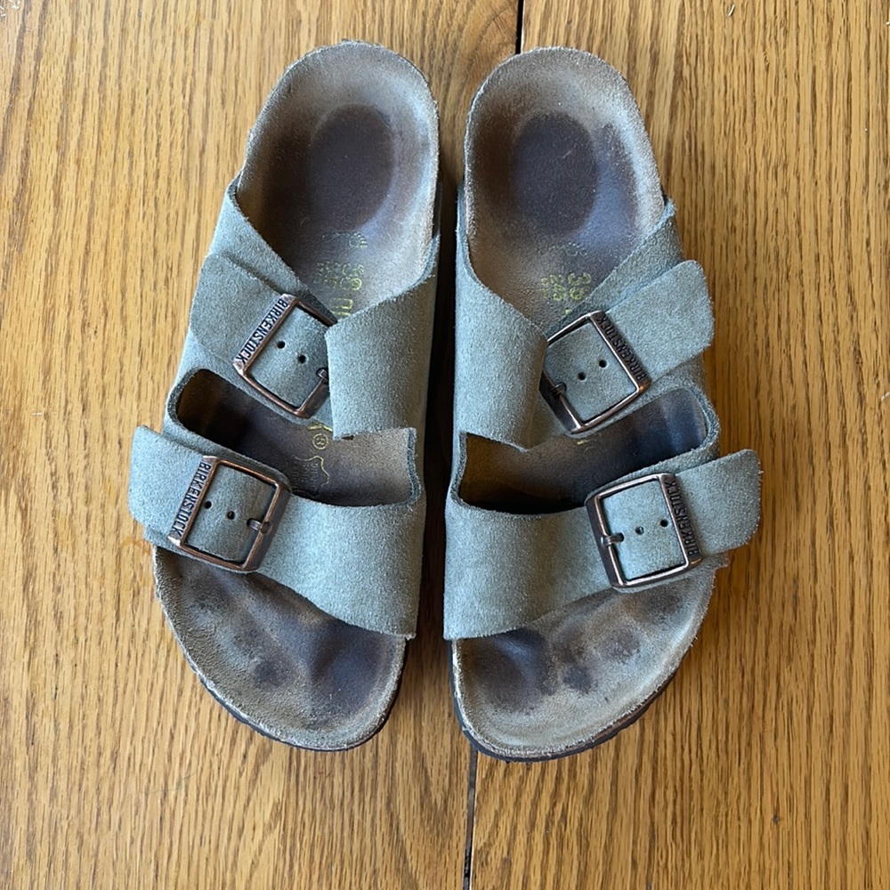 Birkenstock olive sandals size 38